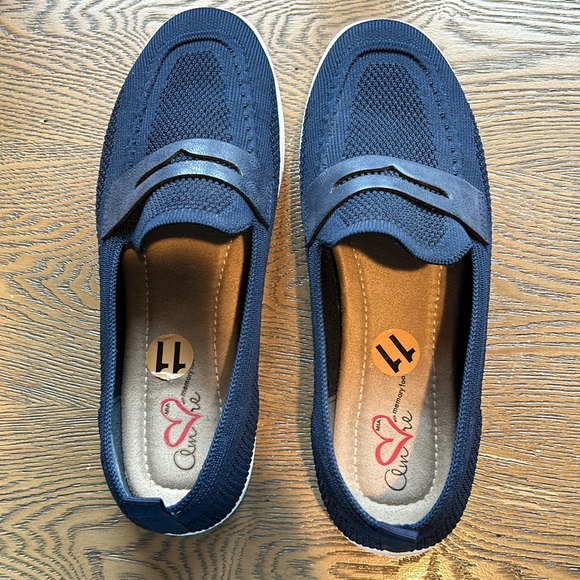 MIA Amore Slip-on Navy Blue Sneaker - Picture 4 of 6